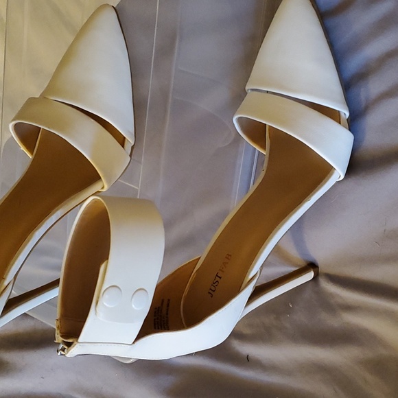 Ivory heels - Picture 2 of 6